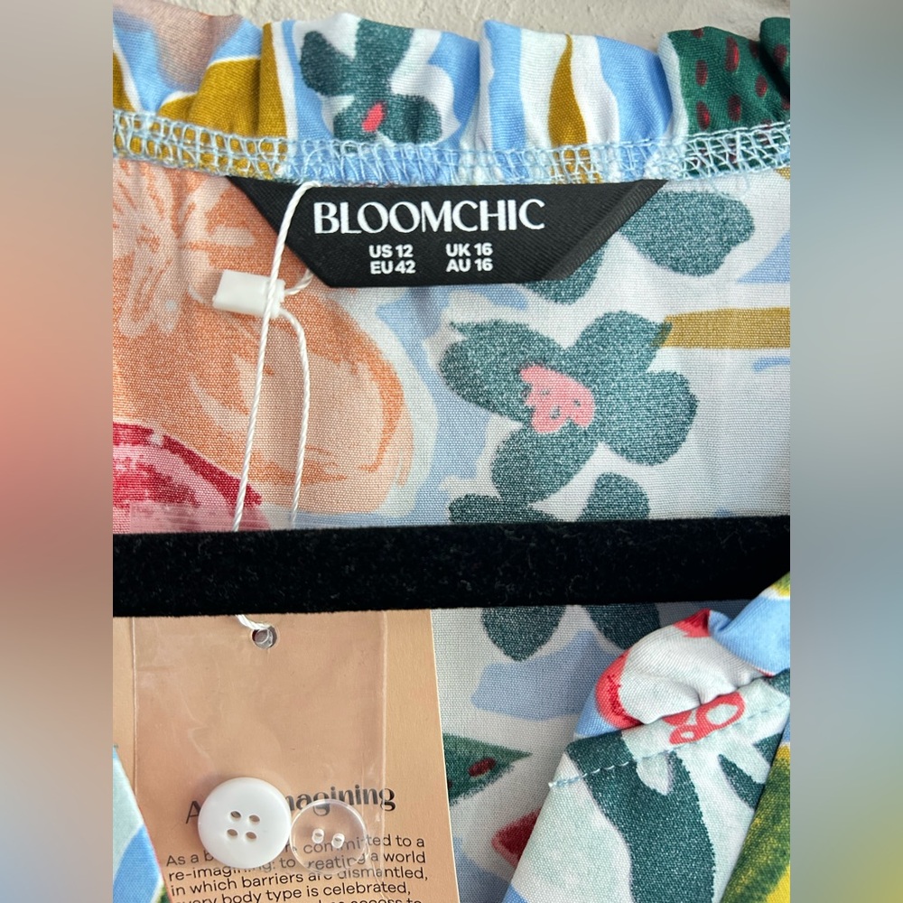NWT BloomChic jumpsuit - Picture 5 of 11